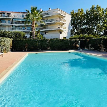 Studio De Standing Climatise, Avec Piscine, Proche De La Mer Fréjus Kültér fotó