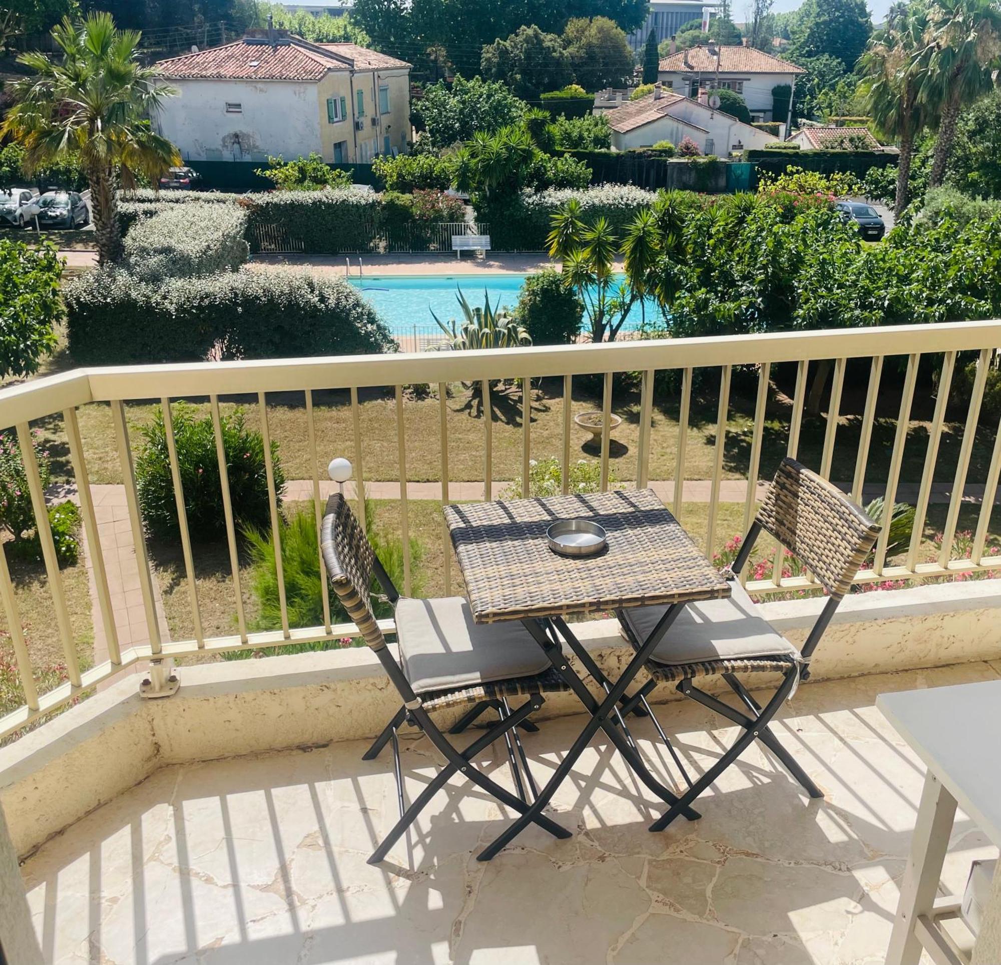 Studio De Standing Climatise, Avec Piscine, Proche De La Mer Fréjus Kültér fotó